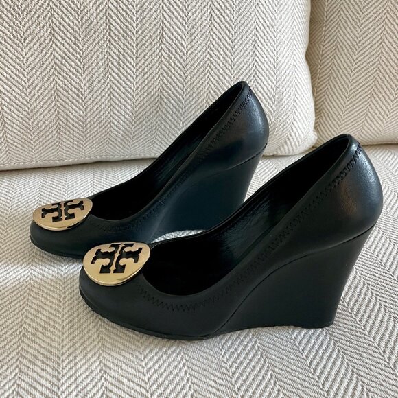 Tory Burch Sally Wedge Pumps – Black Leather – Size 6 - Picture 3 of 9